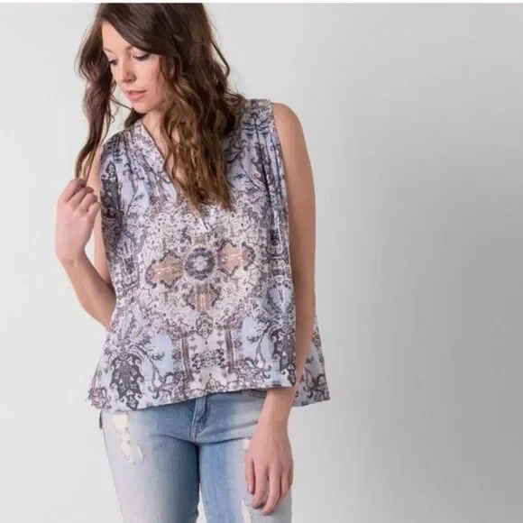 FREE PEOPLE Darcy Swing Sleeveless Blue and White Abstract Print Top Size Medium - Picture 11 of 12